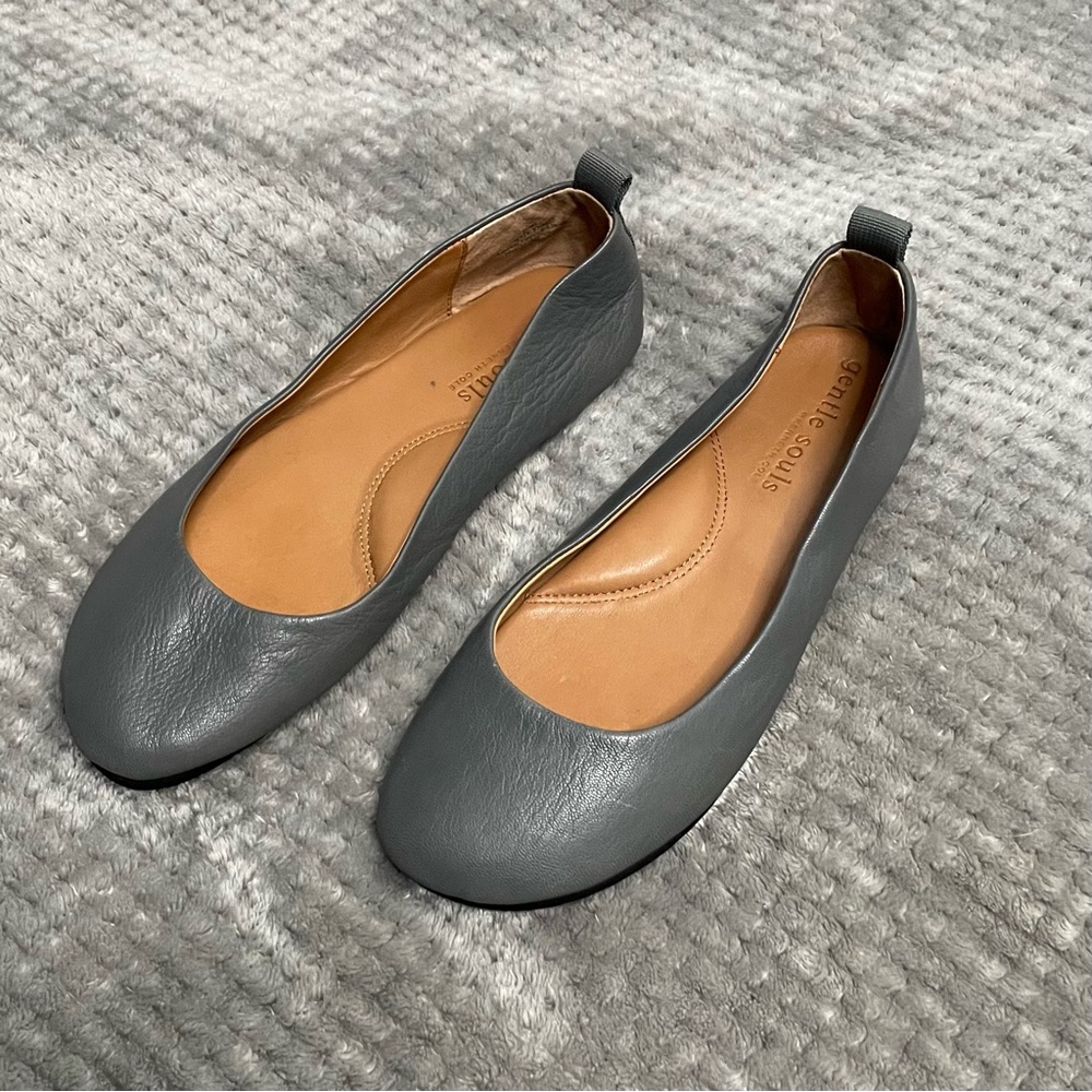 Gentle Souls by Kenneth Cole Women’s Flats 8.5 Gray Leather EUC Business Casual